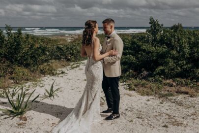 hair and make-up at bluevenadoweddings