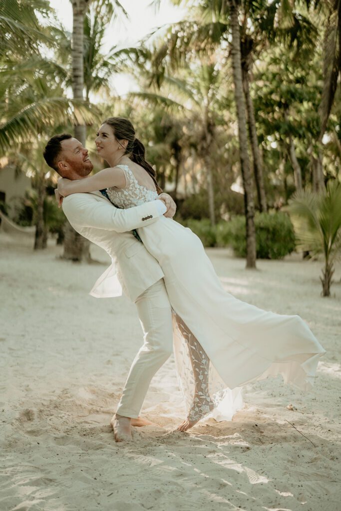 Bridal ponytail at Blue Venado Weddings Riviera Maya. Hair and make up Sarah Garnier co 