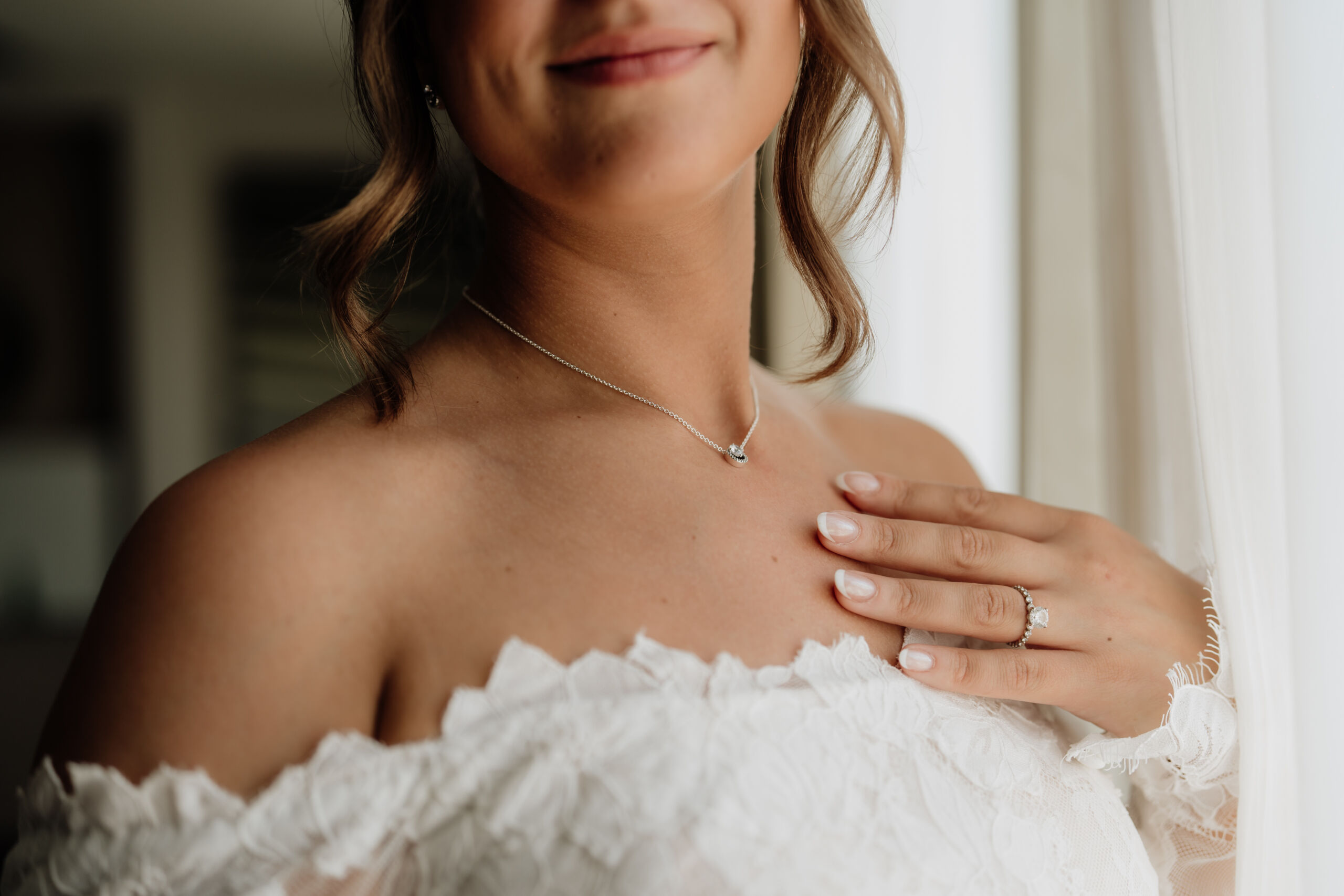 framing face wedding hairstyle