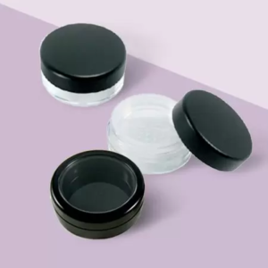 Loemi Cosmetics Powder in Travel Size. Ideas for bridesmaids gifts by Sarah Garnier